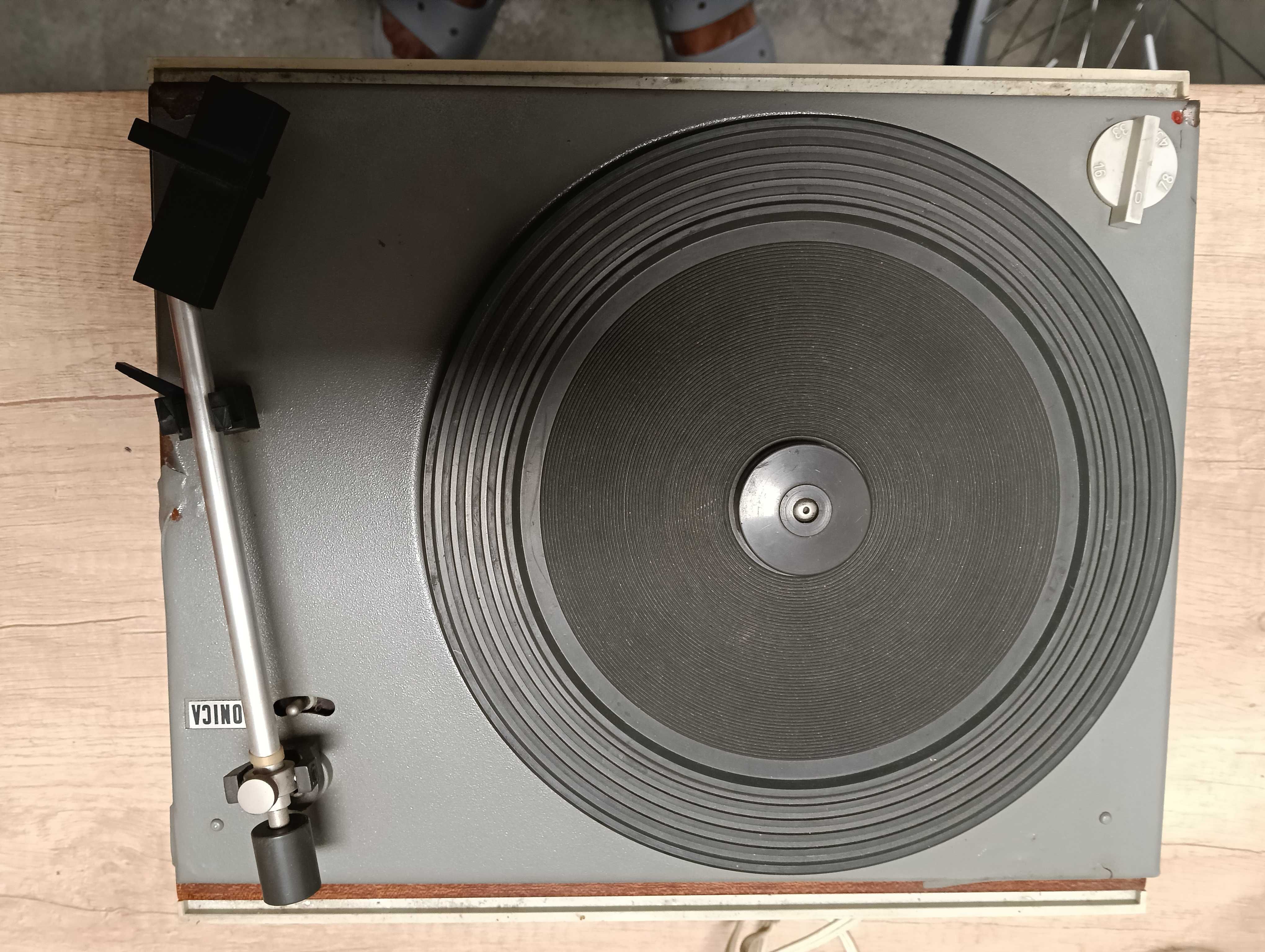 Gramofon ze wzmacniaczem WG-460 z kolumną A11