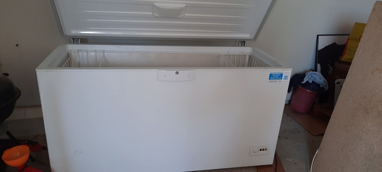 Arca Congeladora Beko 451L