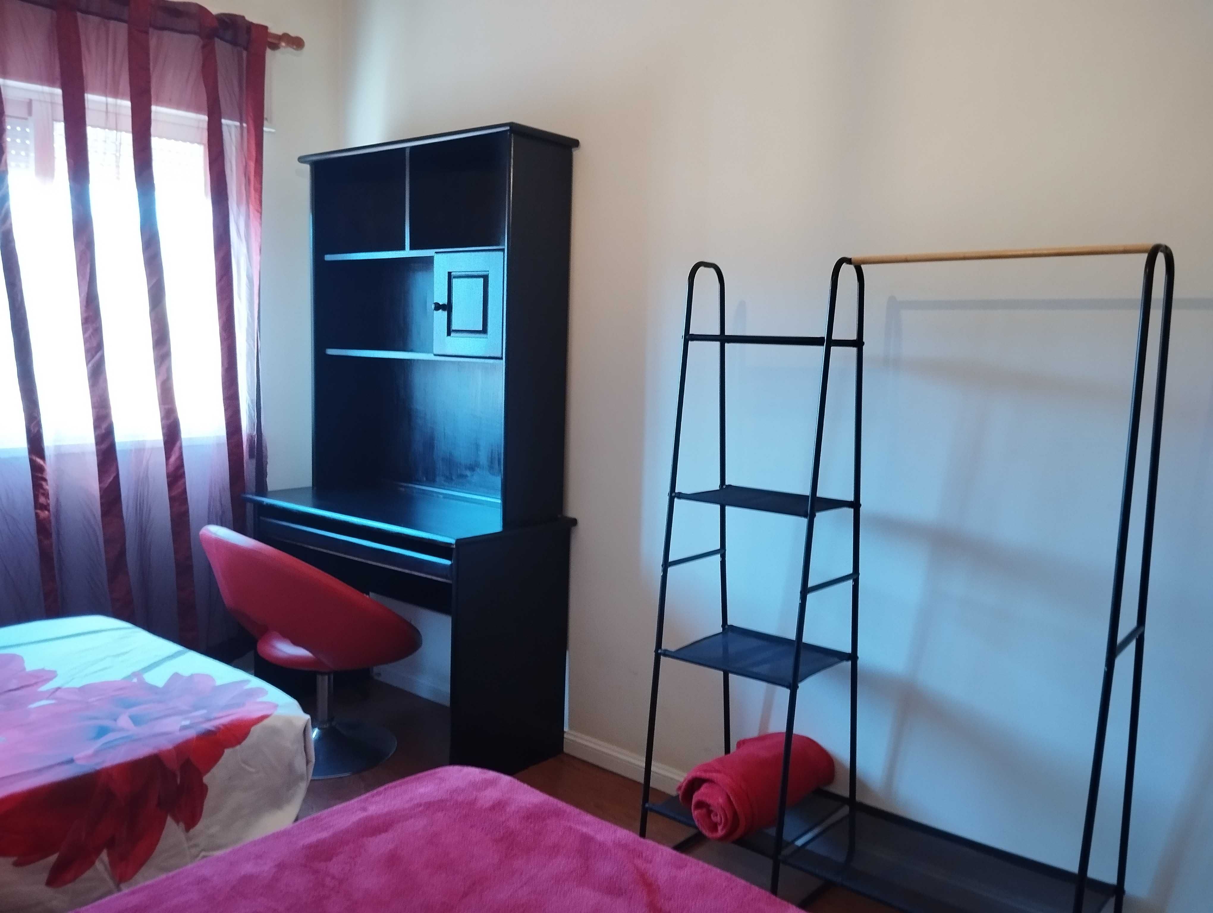 quarto Individual  em sta. marta, a 9 km de viana