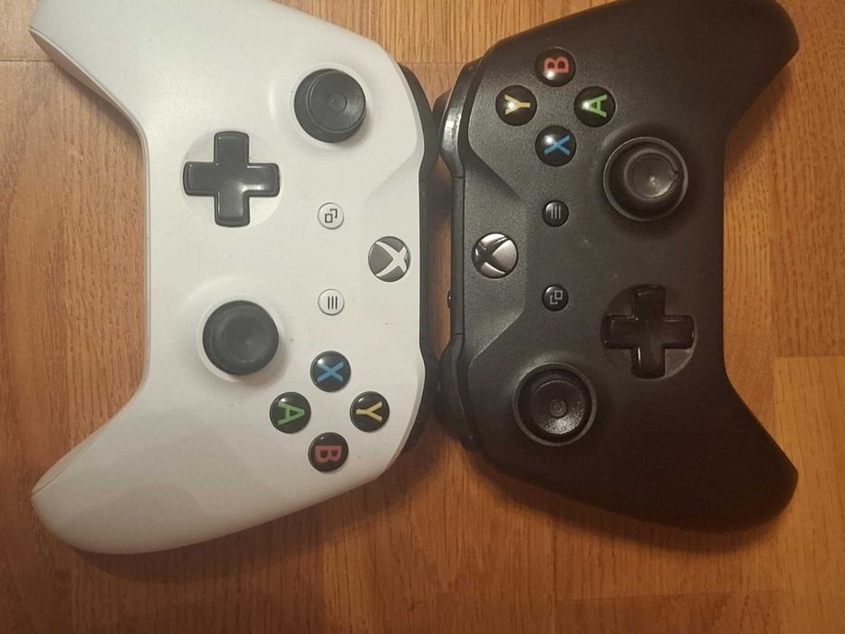 Xbox one x 1TB (z napędem) stan bardzo dobry + 2 pady + 4 gry
