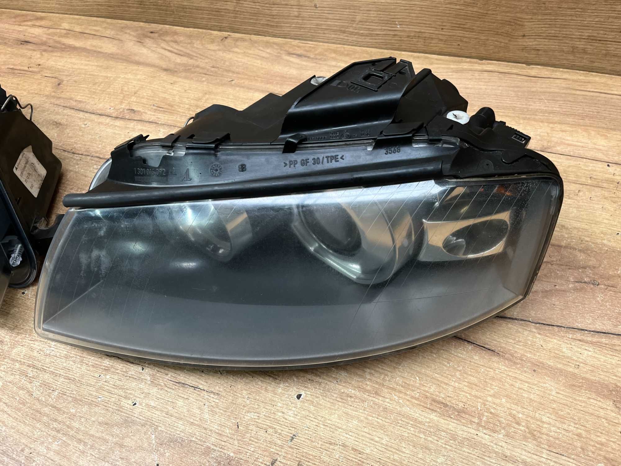 Lampa/reflektor przedni lewy prawy Audi A3 8P Xenon