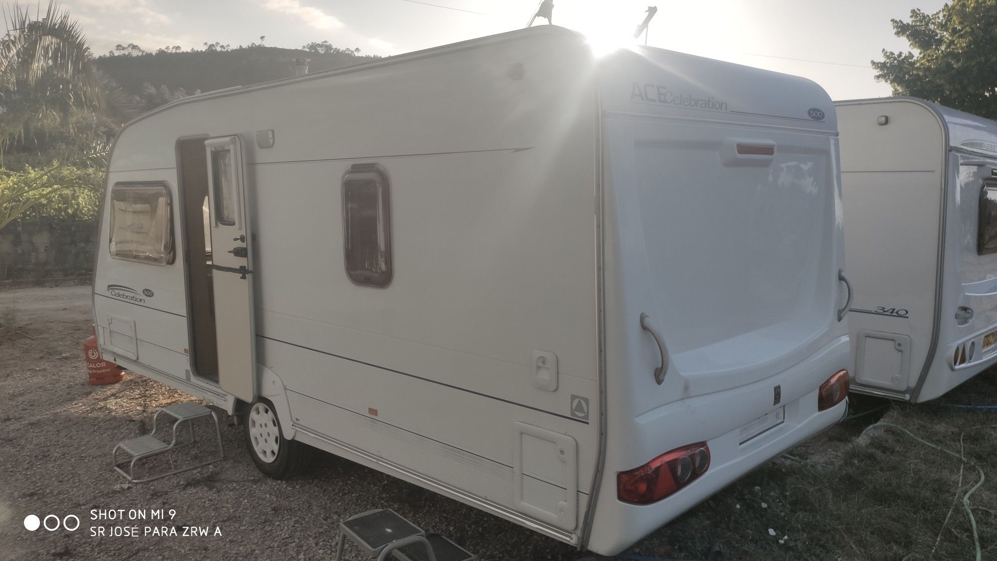 Caravana 4 dormidas com quarto e cama fixa