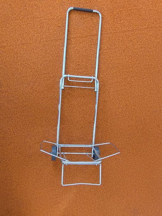 Wózek metalowy na kółeczkach