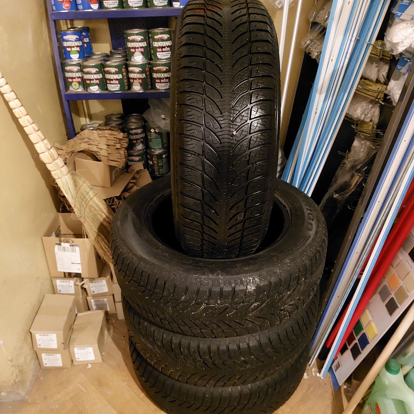 Opony 225/65R17 DĘBICA FRIGO Używane - Cena 400zł za kpl. 4szt