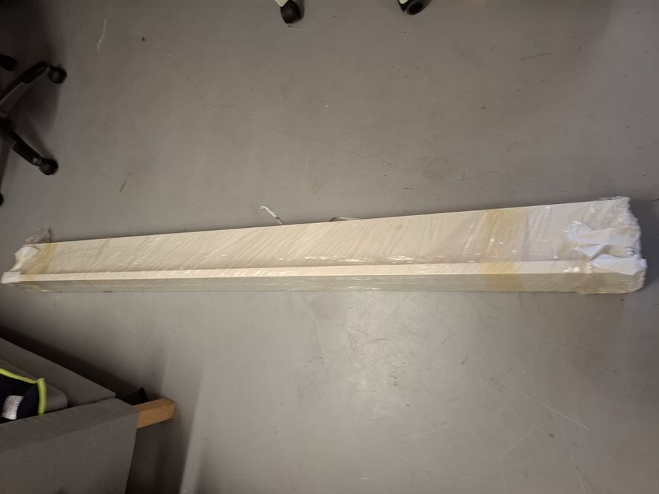 Cama de solteiro Ikea com estrado