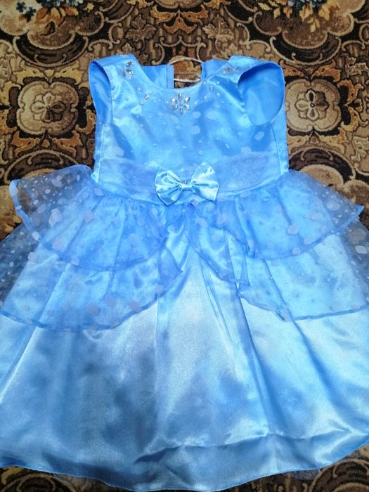 Продам платье для девочки