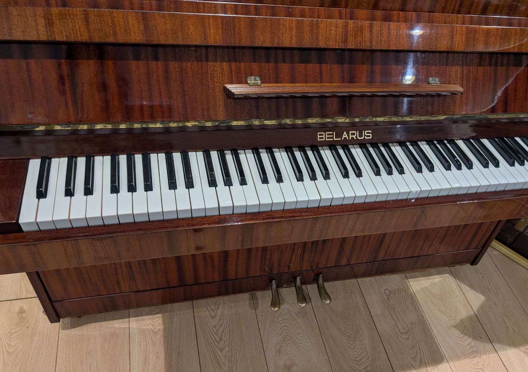 Pianino drewniane wysoki połysk
