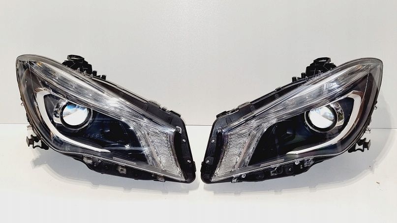 REFLEKTOR PRAWY LEWY XENON MERCEDES CLA 117 NIE SKRĘTNY EUROPA