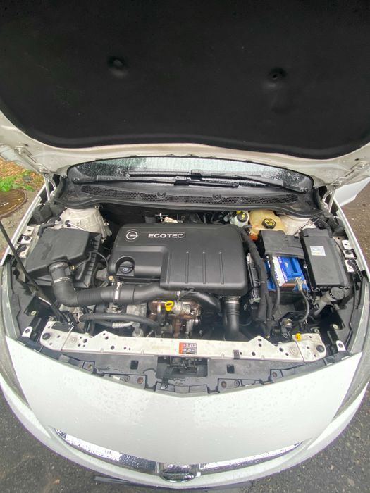 Opel Astra Sports Tourer COSMO 1.7 CDTI МТ (110 к.с.) 2013 рік