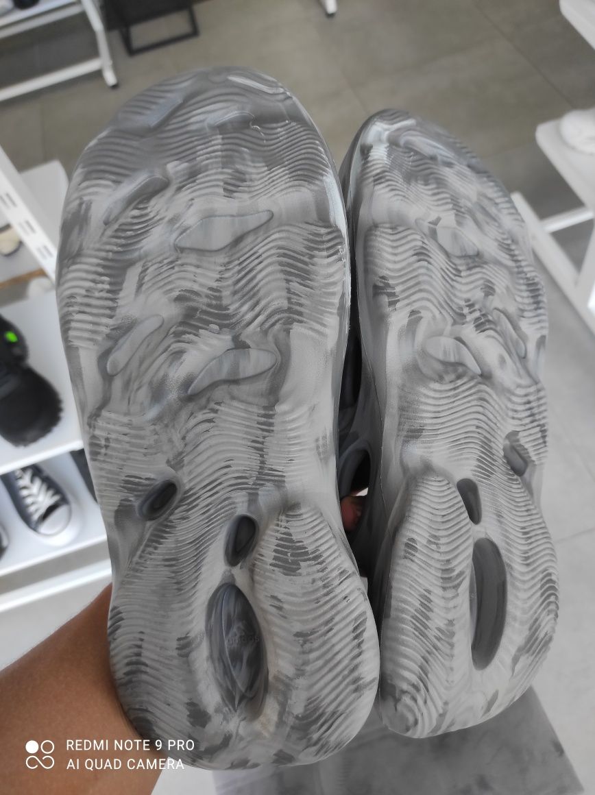 ОРИГІНАЛ 100% Кросівки Adidas Yeezy Foam Runner MX Granite IE4931