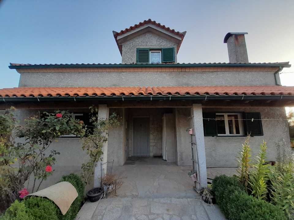 Vendo casa com comércio