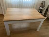 Mesa de jantar.