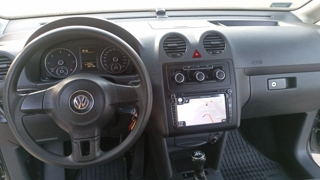 VW  CADDY  MAXI  Long 7 osób