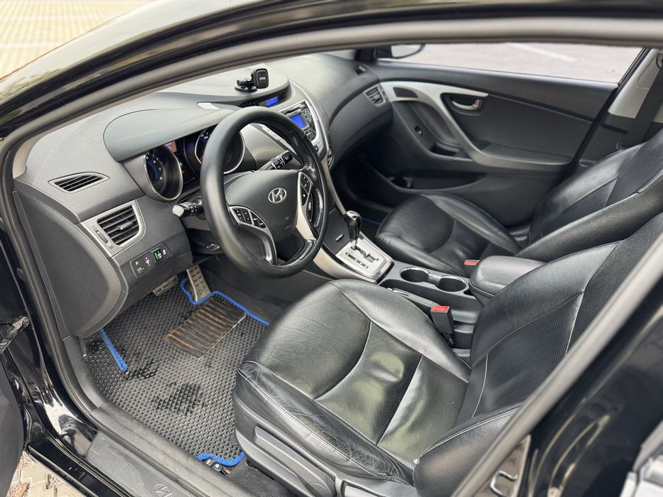 Hyundai Elantra Офіційна Максимальна в гарному стані