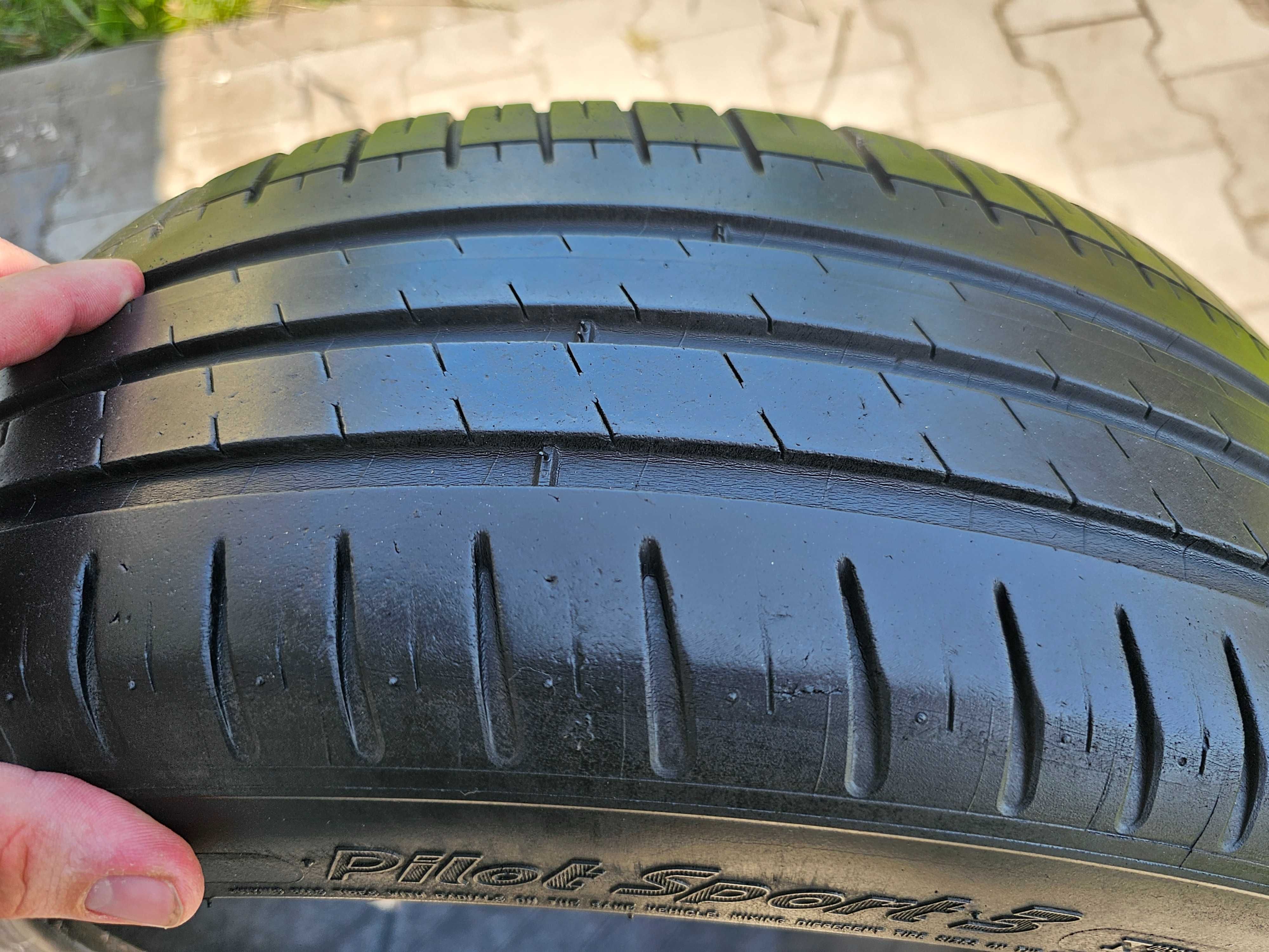 Lato Michelin 215/45 ZR18 5.5mm