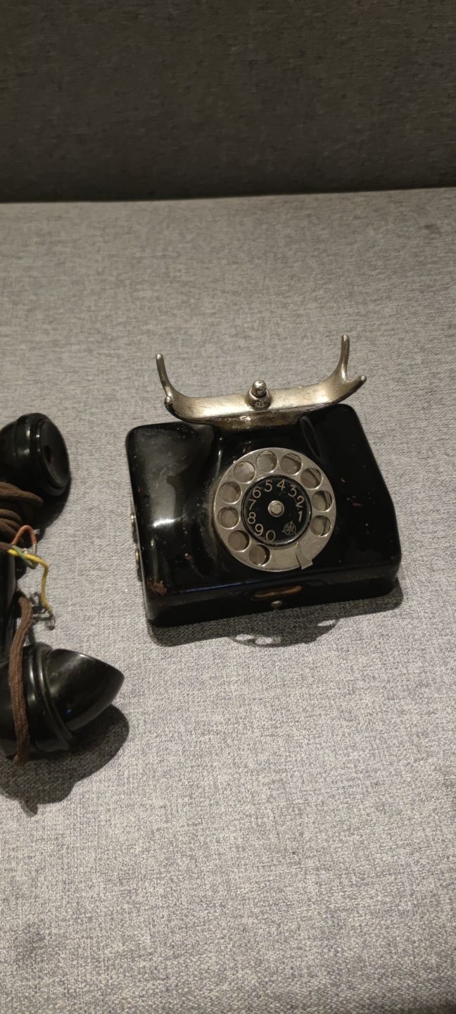 Zabytkowy telefon stacjonarny CB35