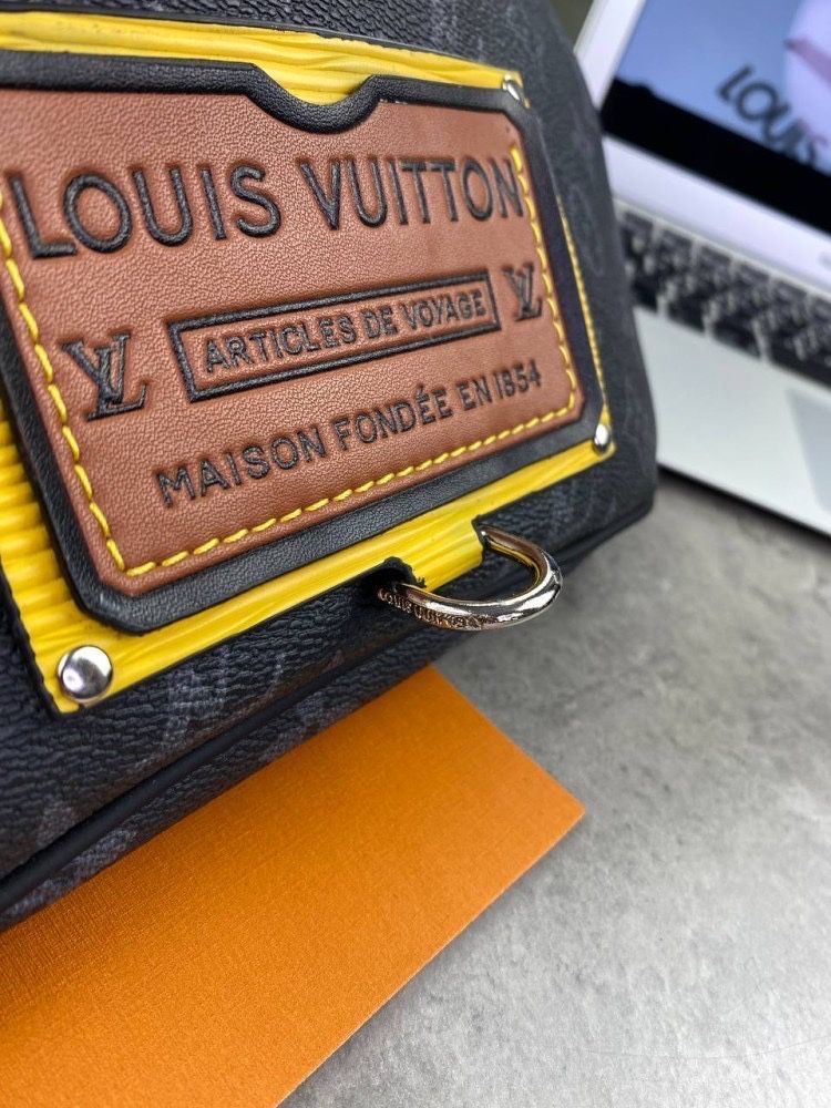 Поясна сумка Louis Vuitton Discovery