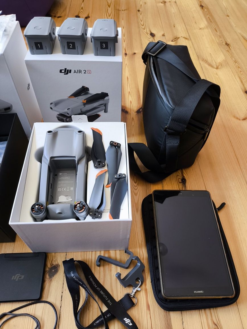 Dron DJI Air2s combo nowy plus tablet duży zestaw