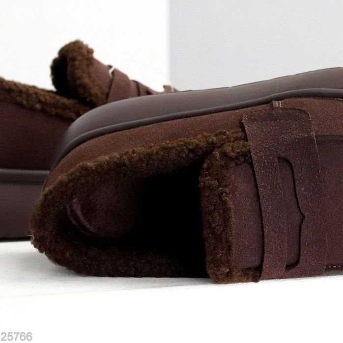 Жіночі шкіряні зимові черевики автоледі в кольорах