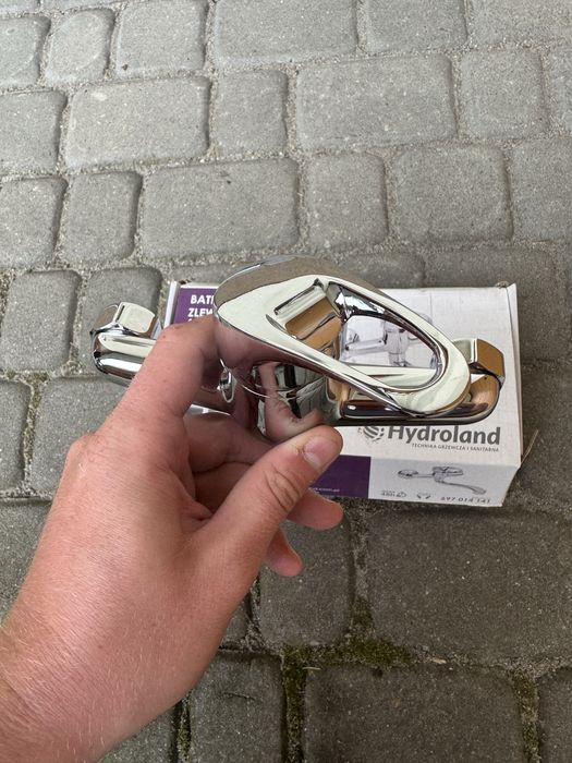 Bateria zlewozmykaowa ściena