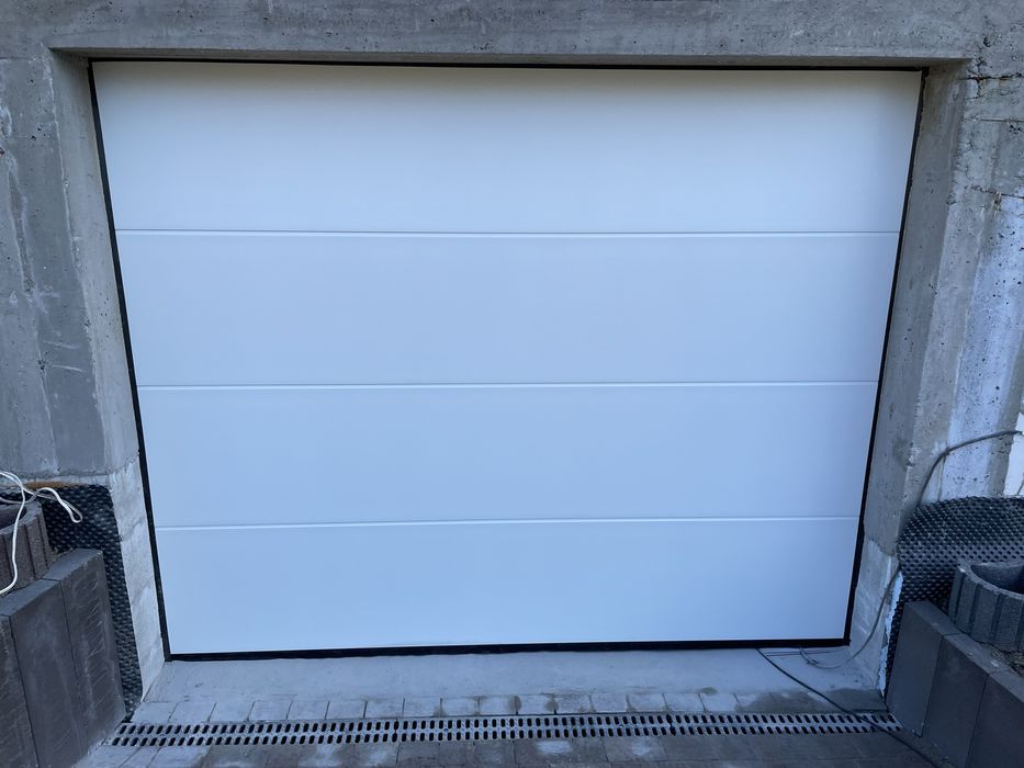 Brama garażowa segmentowa antracyt brązowab biała  5000x2250