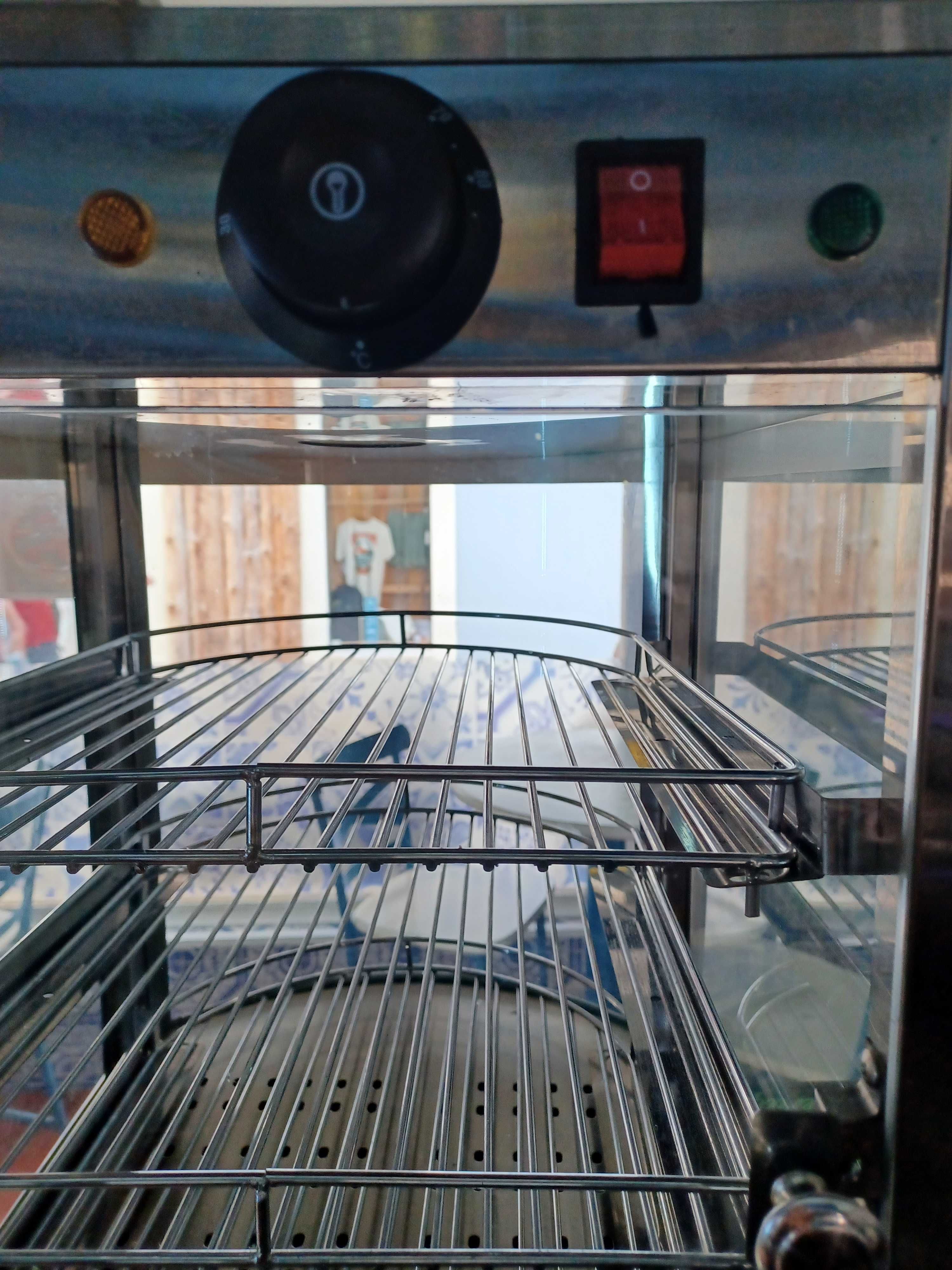 Vitrine pequena para bolos