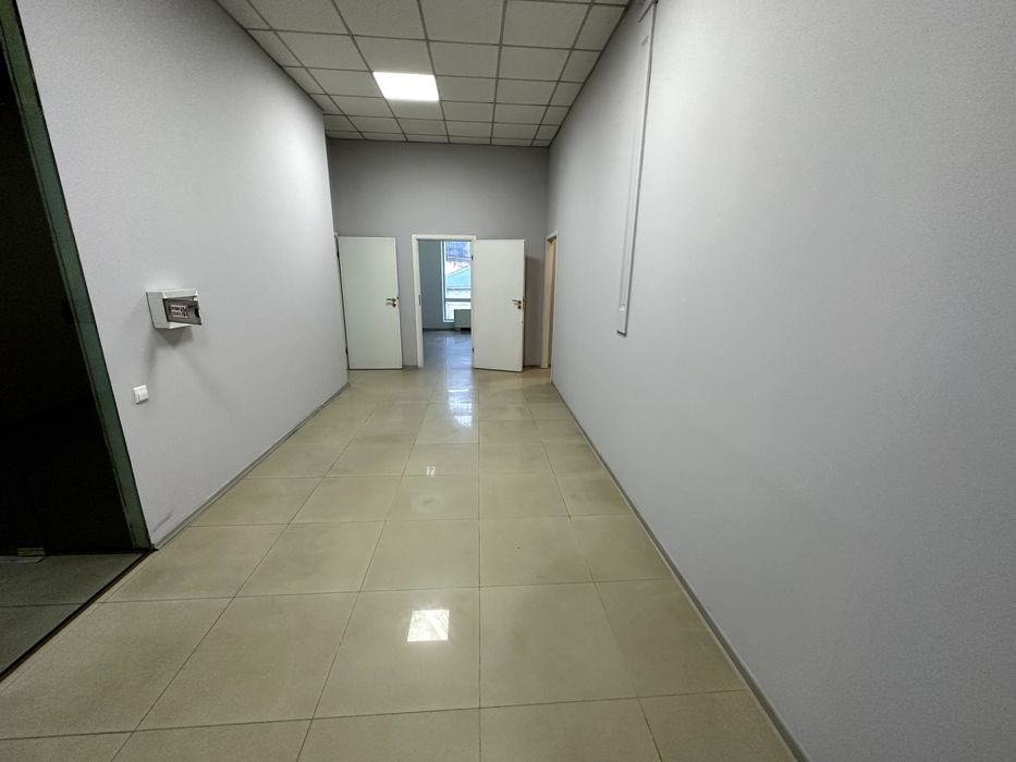 Фасадне приміщення під салон краси або клініку, 117м2, без комісії