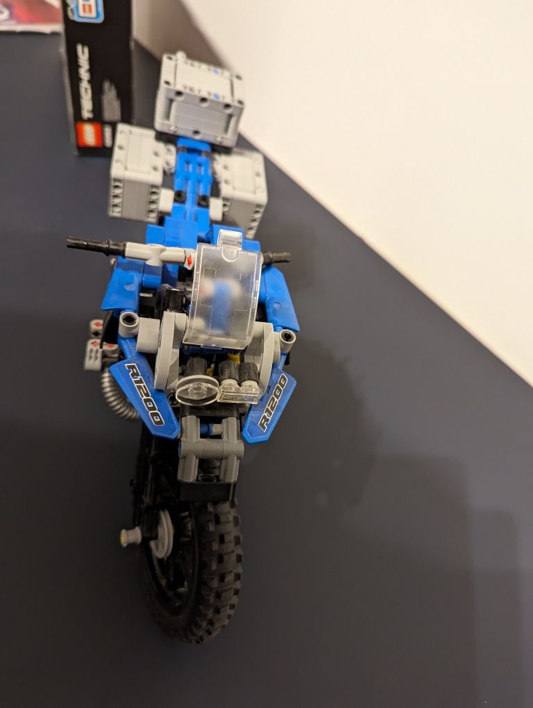 Lego Technic 42063 BMW R 1200 GS Adventure.