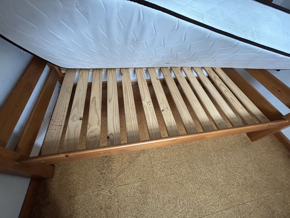 Cama beliche com 1 colchão