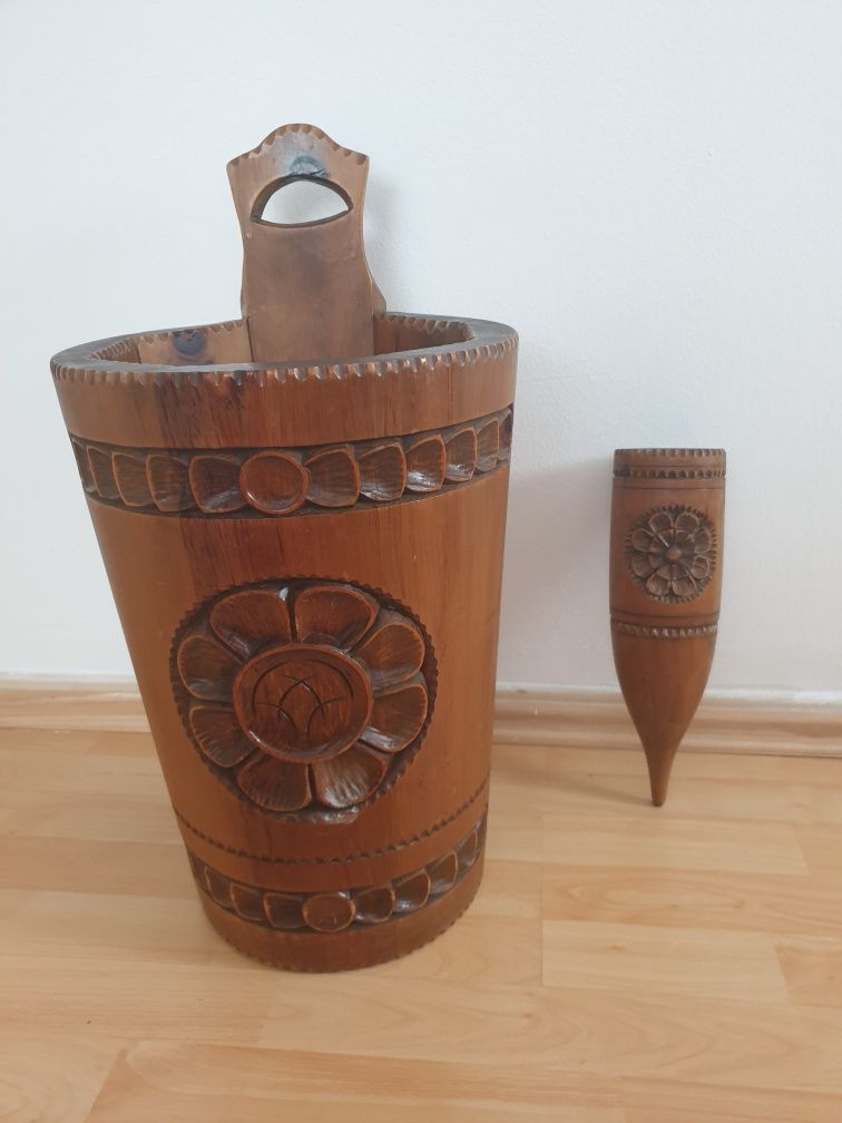 Ręcznie rzeźbiony drewniany stojak na parasole z wazonem  rzeźbionym