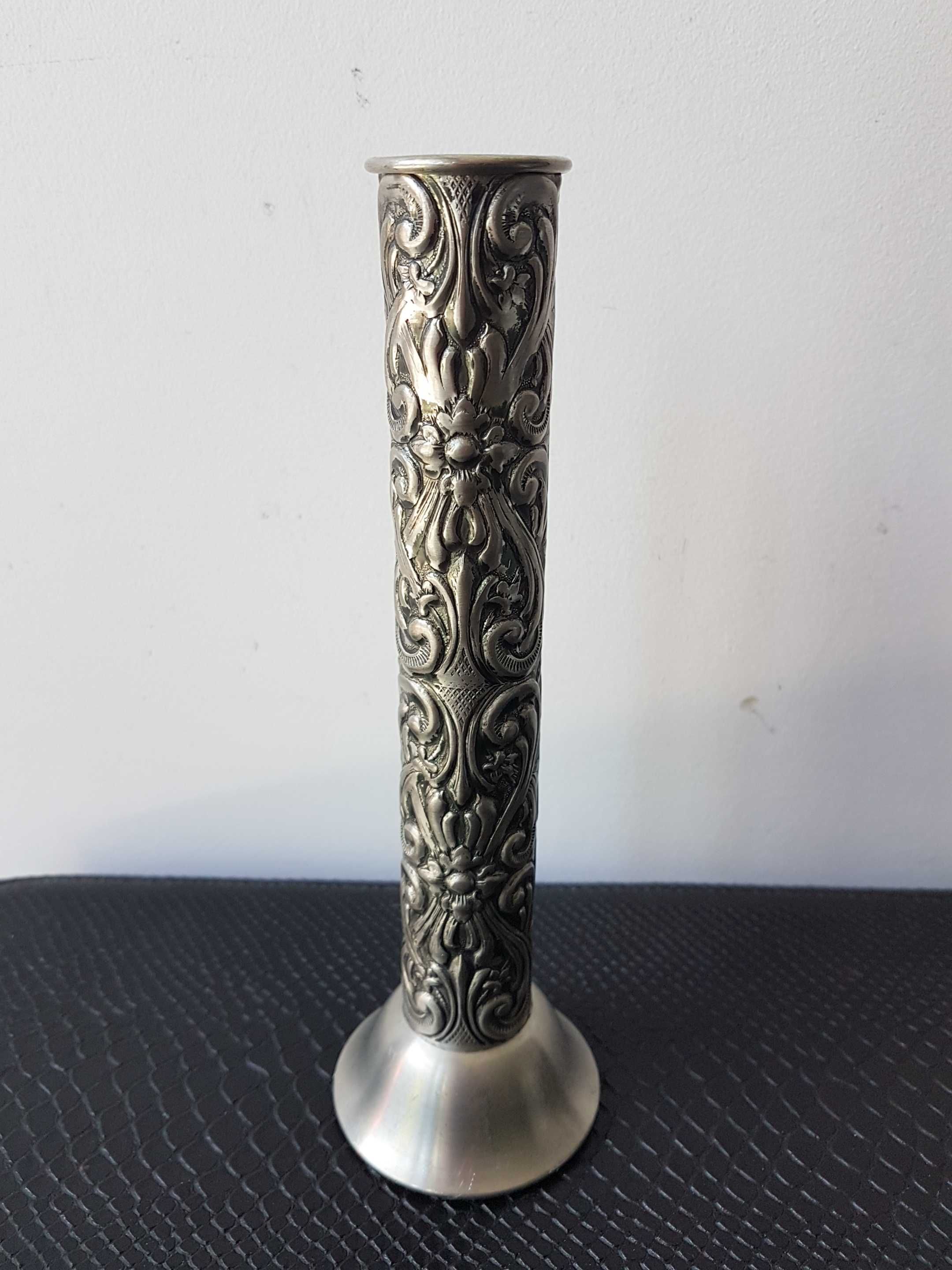 Antyczny cynowy wazon Tinn Pewter Norway zdobienia kwiaty Vintage