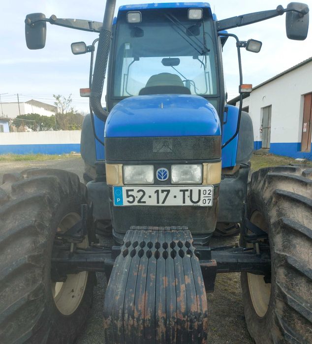 Trator New Holland TM135 4WD – Excelente estado, poucas horas
