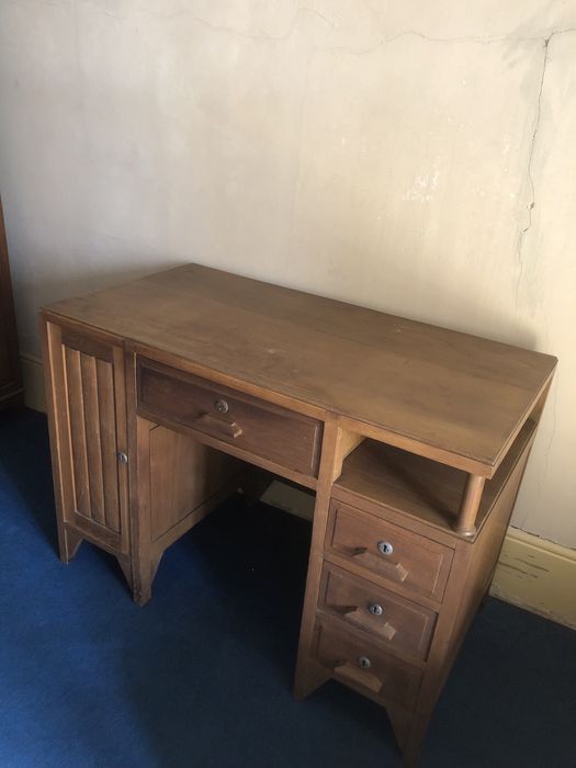 Secretaria antiga em madeira