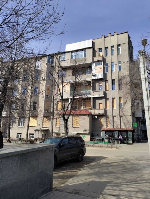 LS-19 Продаю 2-х кім. квартиру пр.Незалежності,1