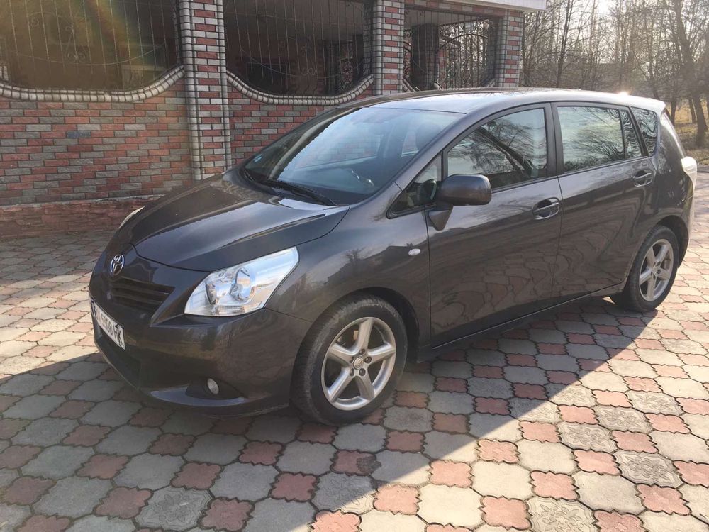 Toyota Verso 7 місць, макс. компл. 2.0 D4D