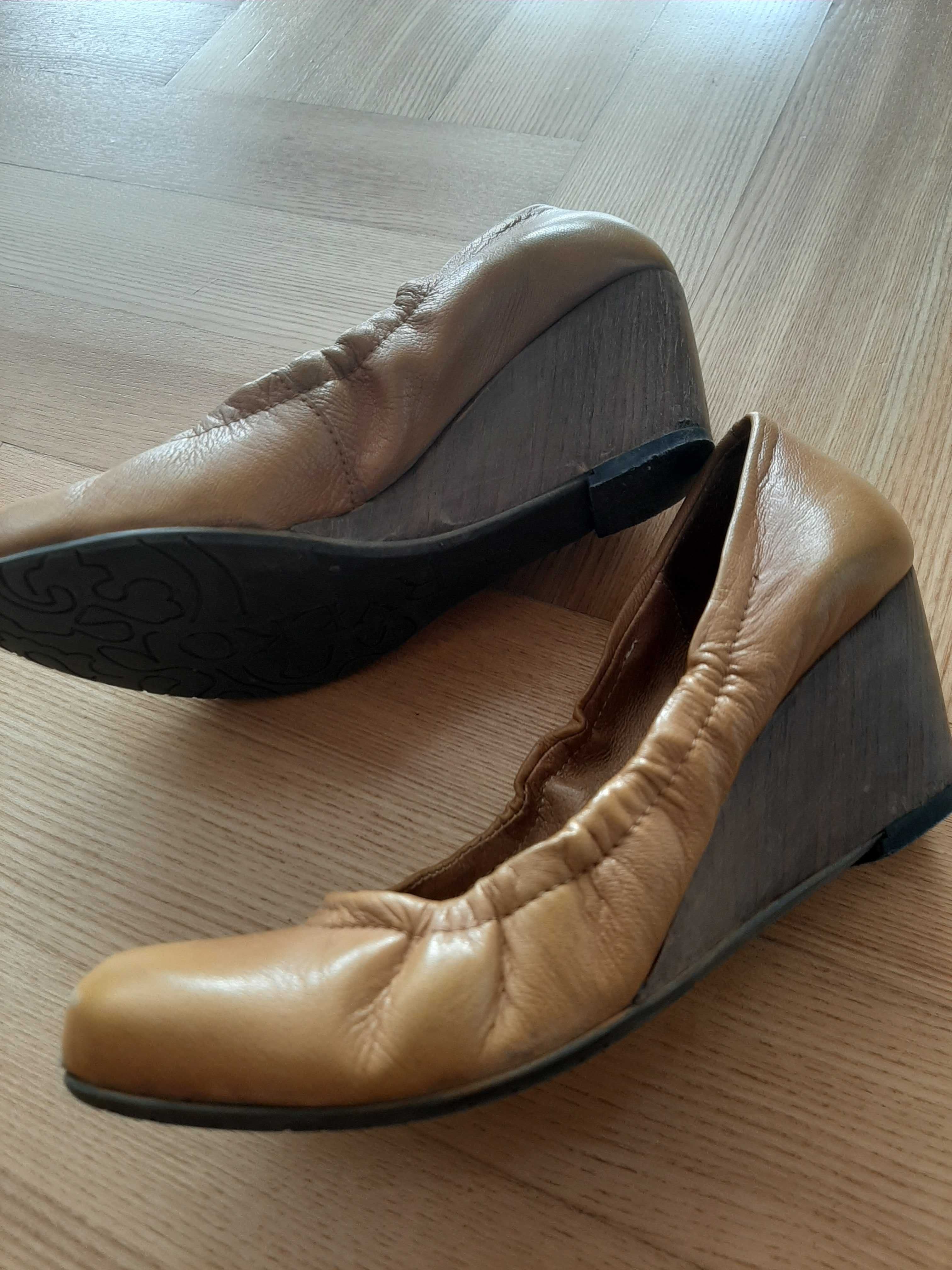 Buty Ryłko koturny rozmiar 35