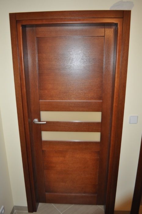 Drzwi wewnętrzne drewniane z montażem w8