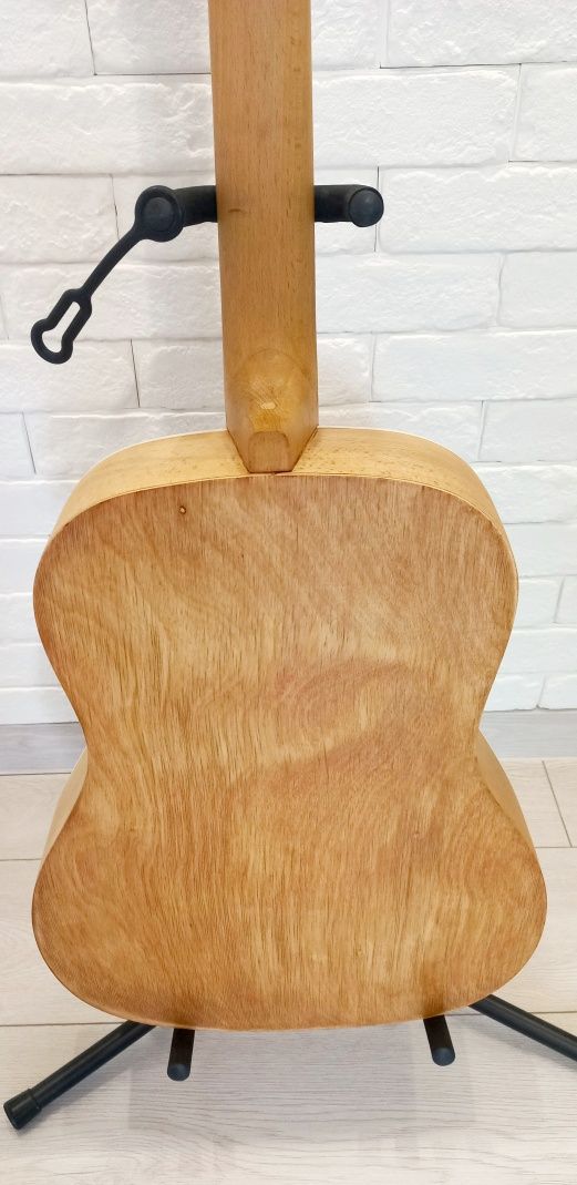 Gitara Defil. Średnia