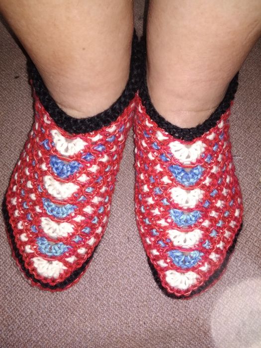 Тапочки, носки, манишка