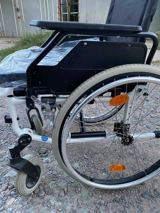 Продам інвалідну коляску DIETZ — механічна, складна, в доброму стані