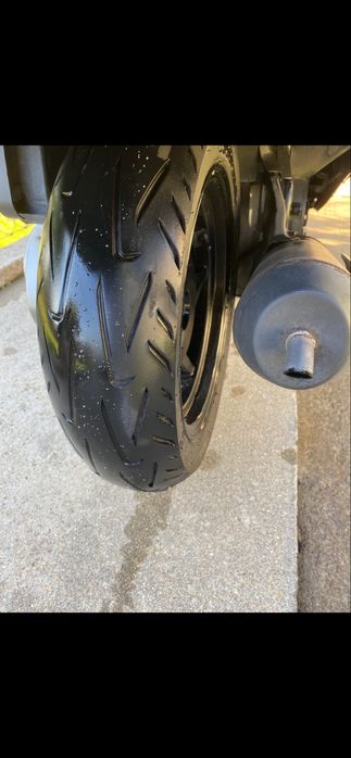 Vedo moto 125 como nova e bem estimada