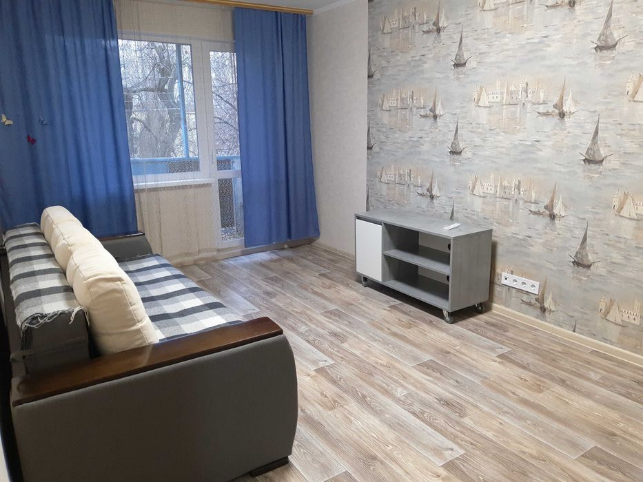 Здам однокімнатну квартиру в центрі міста на довгий строк