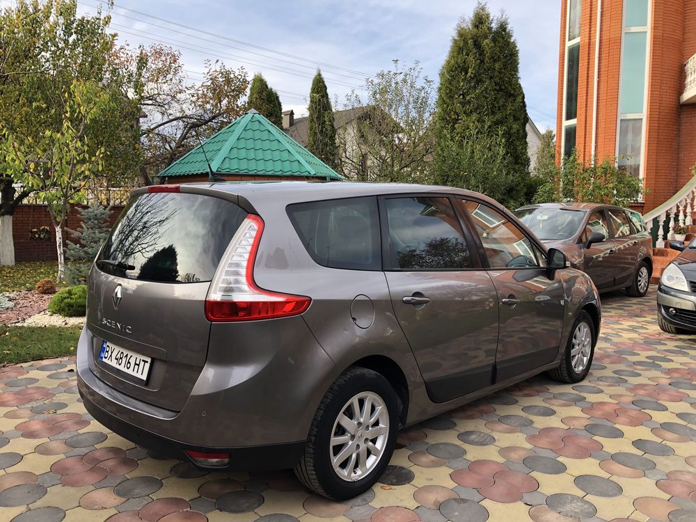 Свіжопригнана Renault Grand Scenic 2009 1.5d 7 місць