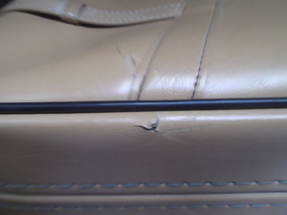 Чемодан горчичного цвета, 45х17х55