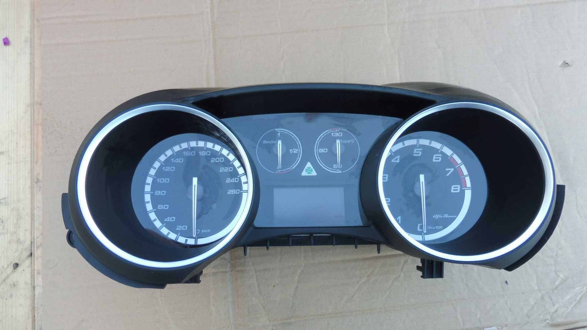 Alfa Romeo Giulietta QV Licznik Zegar  lift  europa automat