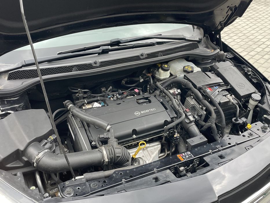 Продам Opel Astra J 2012р. 1.6 бензин Свіжопригнана