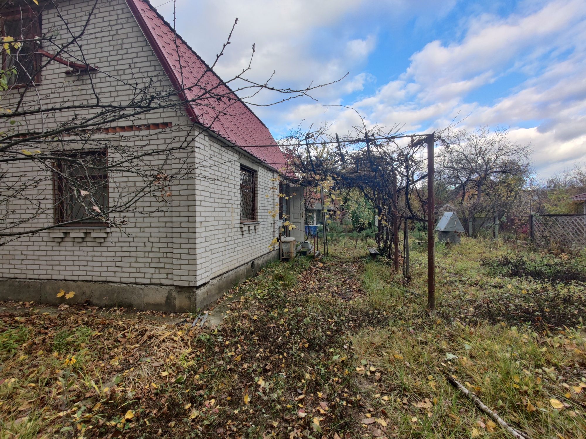 Продам дачу з  ділянкою 13 соток