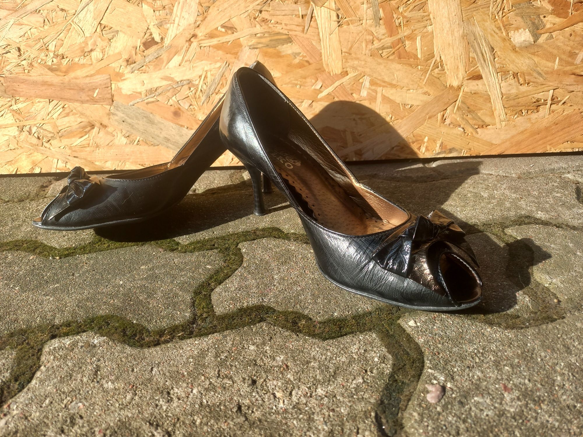 Czarne buty (szpilki) damskie | roz. 40 | Ryłko