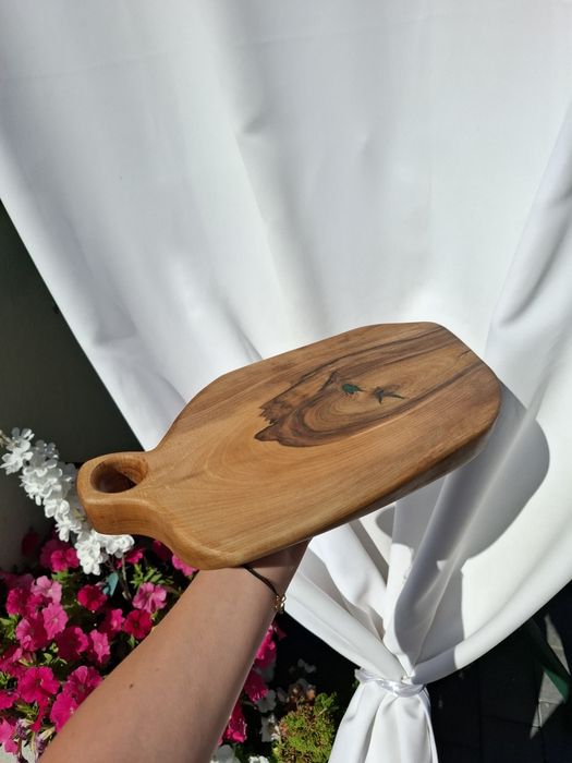 Oryginalna deska kuchenna / Handmade / na prezent orzech włoski żywica