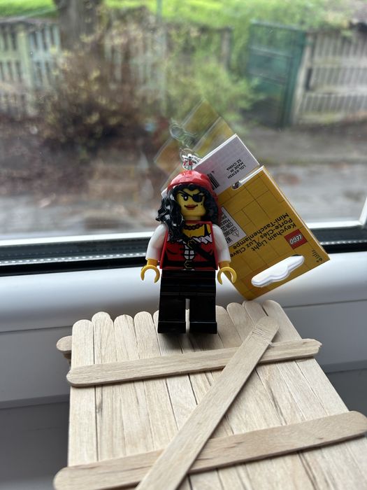 Brelok LEGO Classic Piratka LGL-KE193H z latarką